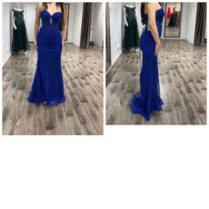 Elegant Blue Strapless Evening Gown